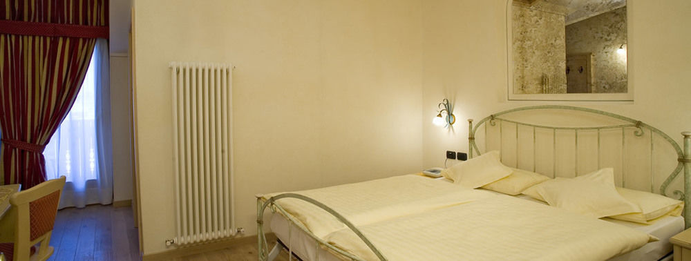 Hotel Ristorante Cassana Ливиньо Екстериор снимка