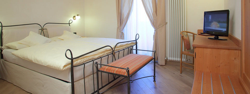 Hotel Ristorante Cassana Ливиньо Екстериор снимка