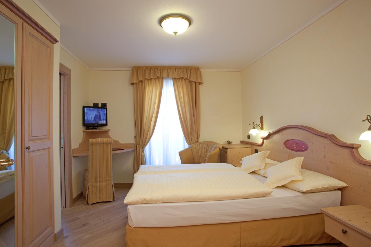 Hotel Ristorante Cassana Ливиньо Екстериор снимка