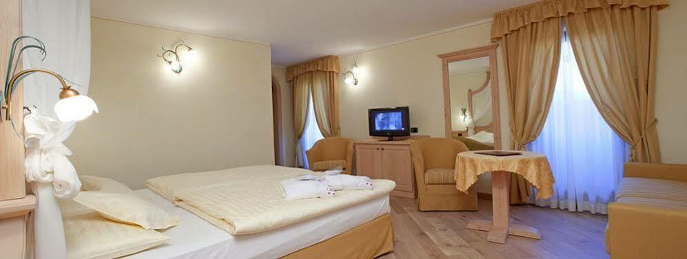 Hotel Ristorante Cassana Ливиньо Екстериор снимка